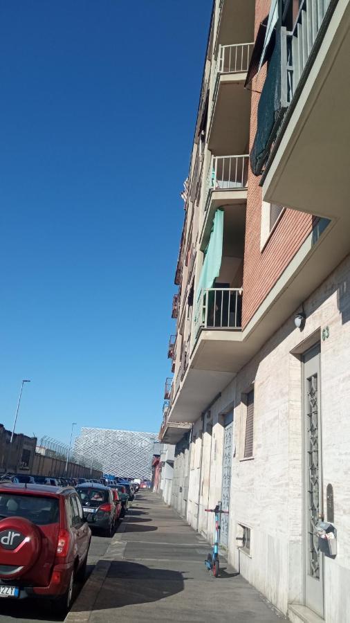 A Due Passi Metro Italia '61 Appartement Turijn Buitenkant foto